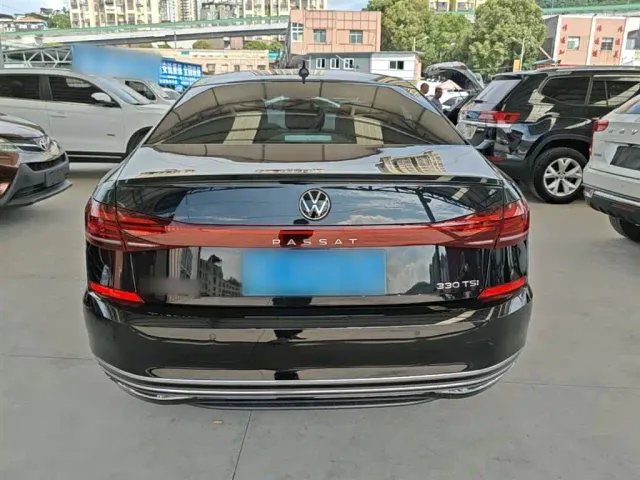 Volkswagen Passat — Фото автомобиля 5