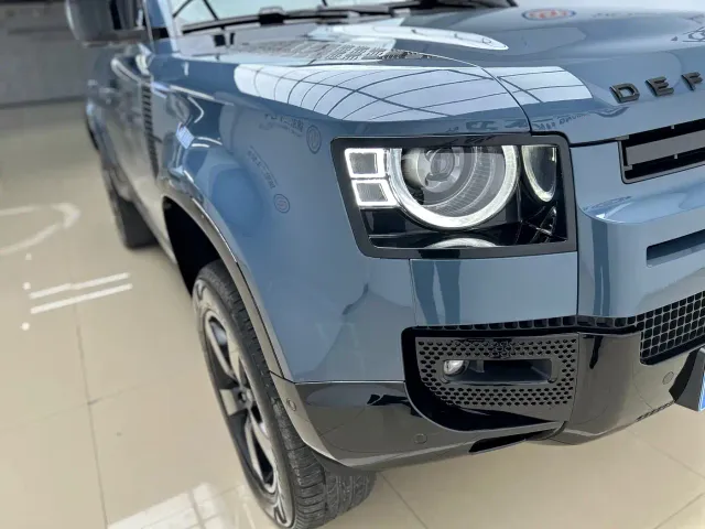 Land Rover Defender — Фото автомобиля 20