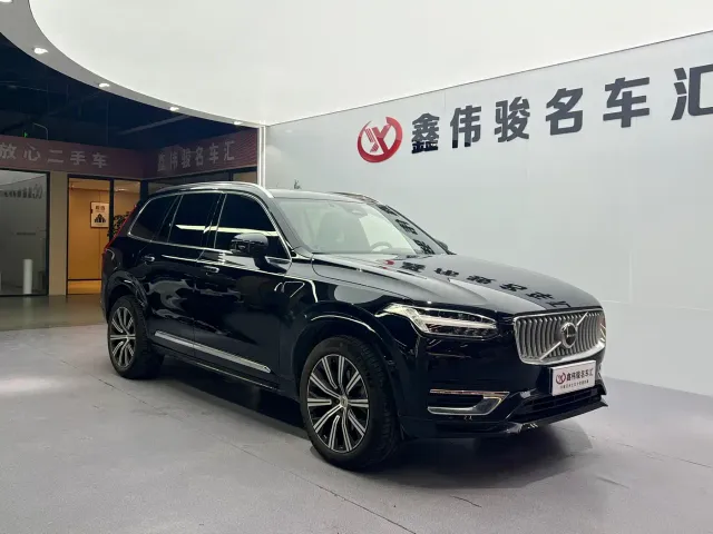 Volvo XC90 — Фото автомобиля 4