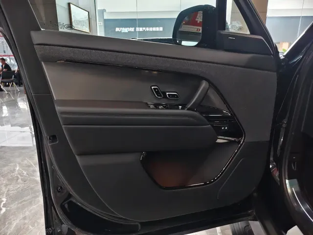 Land Rover Range Rover Sport — Фото автомобиля 8