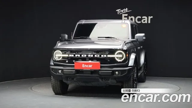 Ford Bronco — Фото автомобиля 3