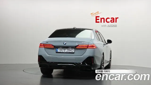 BMW 5-Series 5 серия (G60) 530i xDrive M Sport — Фото автомобиля 4