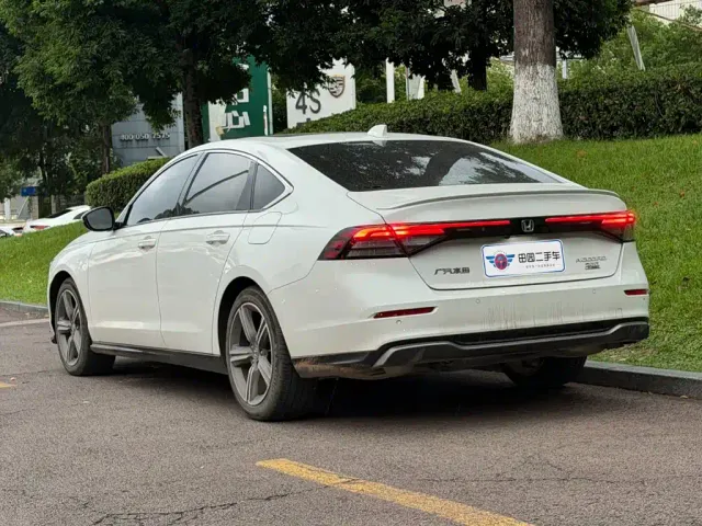 Honda Accord — Фото автомобиля 4