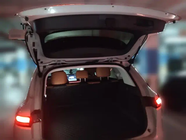 Leapmotor C10 — Фото автомобиля 15