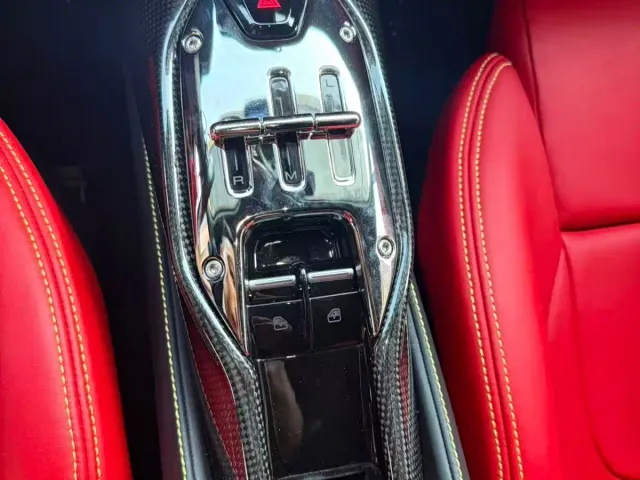 Ferrari SF90 — Фото автомобиля 7