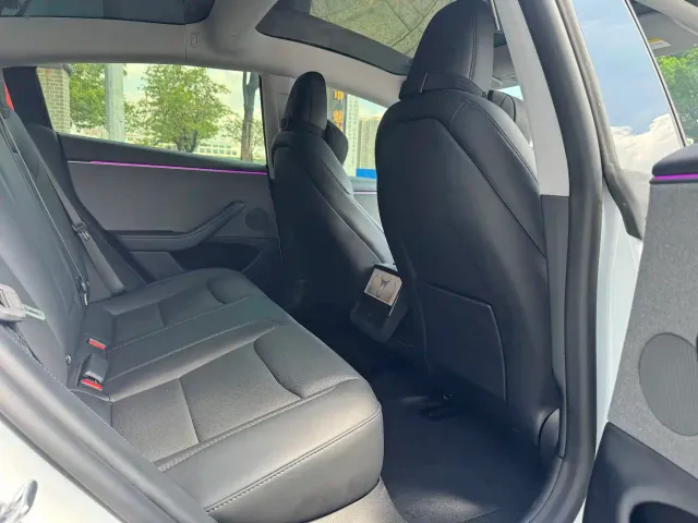 Tesla Model 3 — Фото автомобиля 11