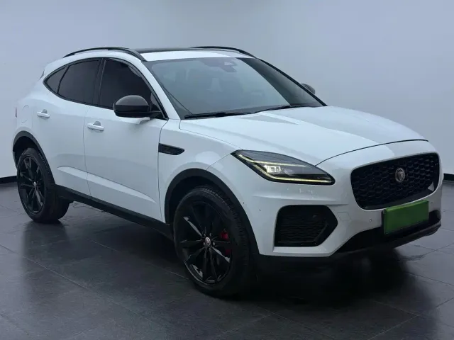 Jaguar E-PACE — Фото автомобиля 3