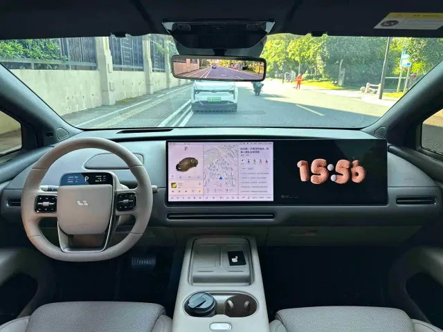 Li Auto i6 — Фото автомобиля 14