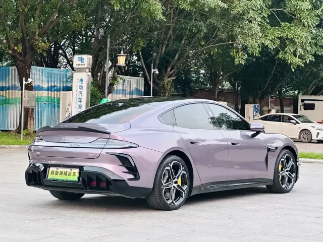Xiaomi SU7 — Фото автомобиля 5