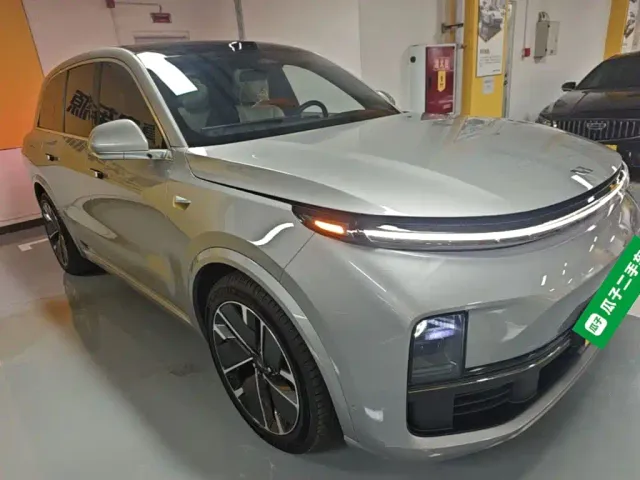 Li Auto L8 — Фото автомобиля 3