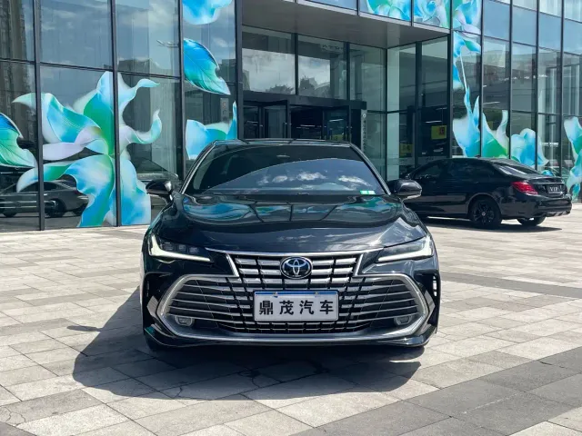Toyota Avalon — Фото автомобиля 2