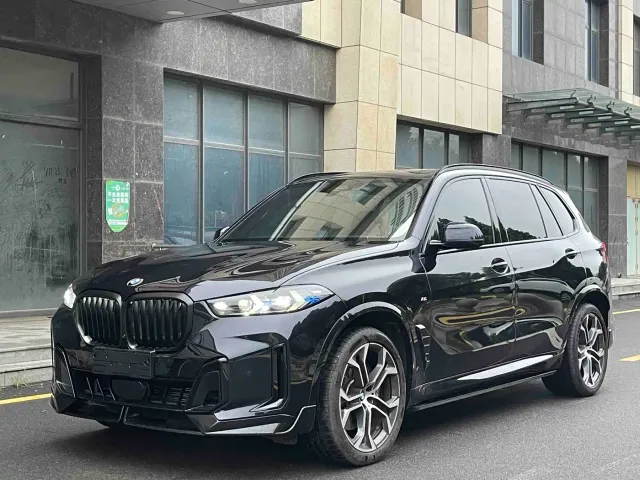 Фотография автомобиля — BMW X5