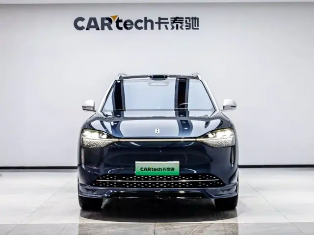 AITO Wenjie AITO M9 2024 Extended Range Ultra 42kWh 6-Seater — Фото автомобиля 2