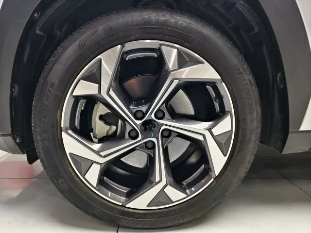 Geely Boyue L — Фото автомобиля 8