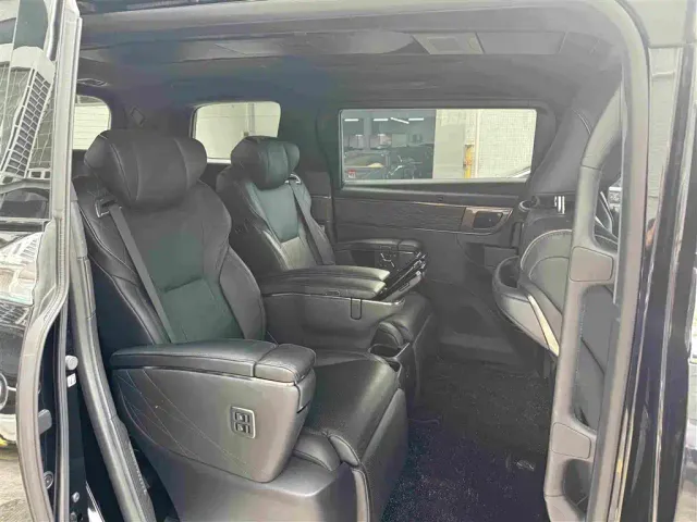 Toyota Alphard — Фото автомобиля 11