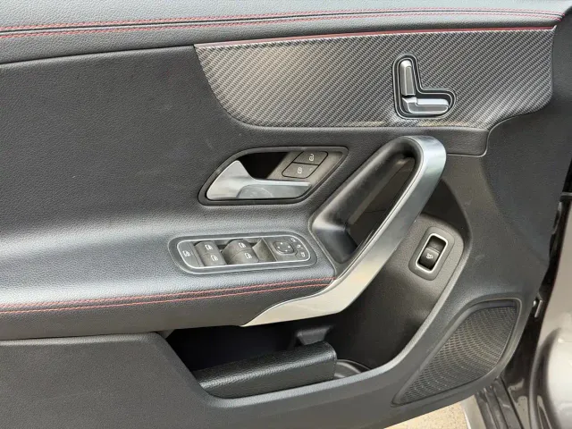 Mercedes-Benz A-Class — Фото автомобиля 11