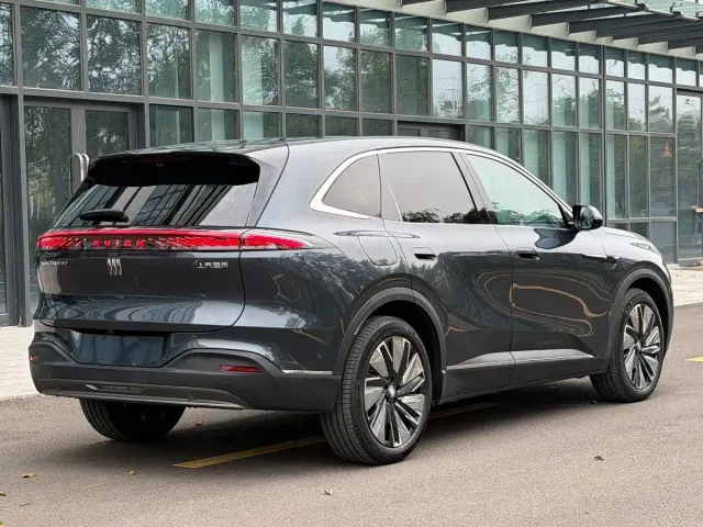 Buick Zhijing E7 — Фото автомобиля 4