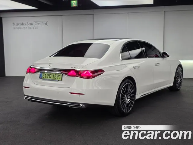 Mercedes-Benz E-Class — Фото автомобиля 2