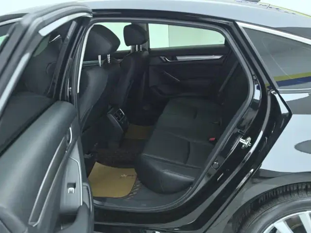 Honda Accord — Фото автомобиля 11