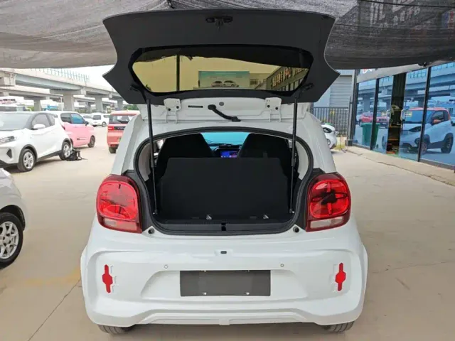Roewe Clever — Фото автомобиля 18