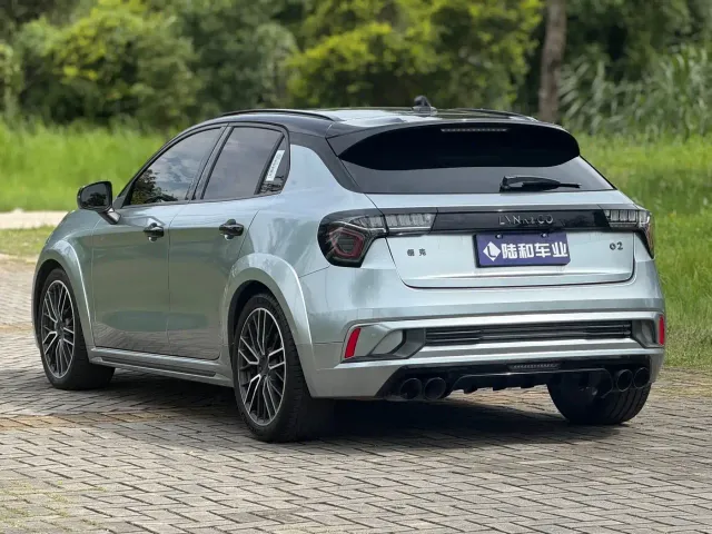 Lynk & Co 02 Hatchback — Фото автомобиля 5