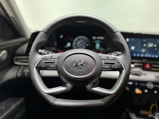 Hyundai Elantra — Фото автомобиля 13