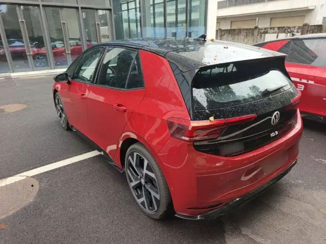 Volkswagen ID.3 — Фото автомобиля 4