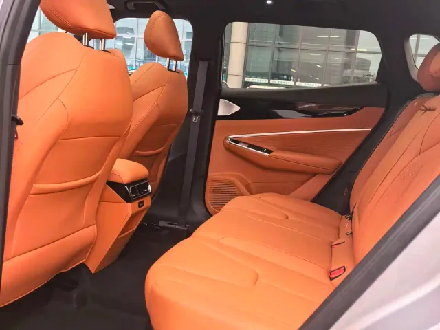 Geely Boyue — Фото автомобиля 10