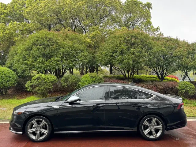 Honda Accord — Фото автомобиля 3