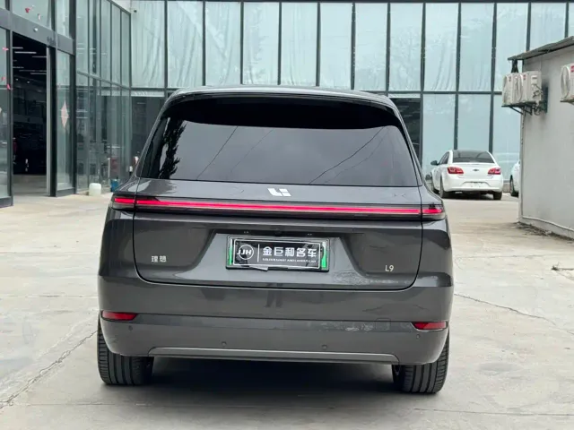 Li Auto L9 — Фото автомобиля 21