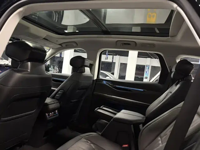 Ford Edge — Фото автомобиля 14
