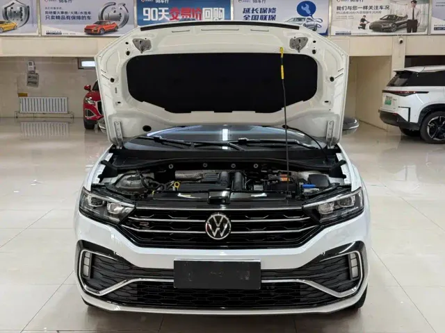 Volkswagen T-Roc — Фото автомобиля 7