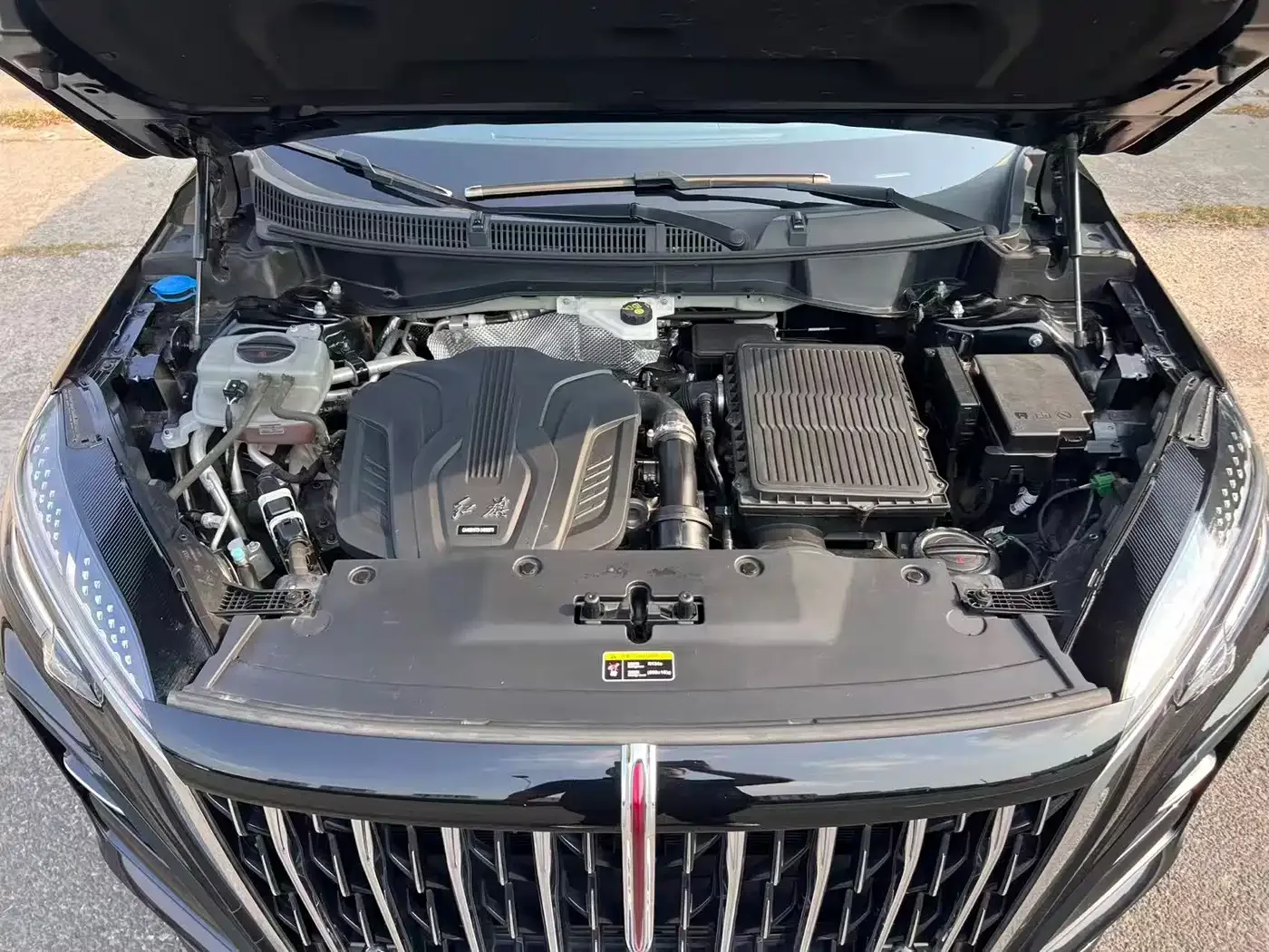 Hongqi Hongqi HS3 PHEV 2024 PHEV 115km Power Edition — Фото автомобиля 10