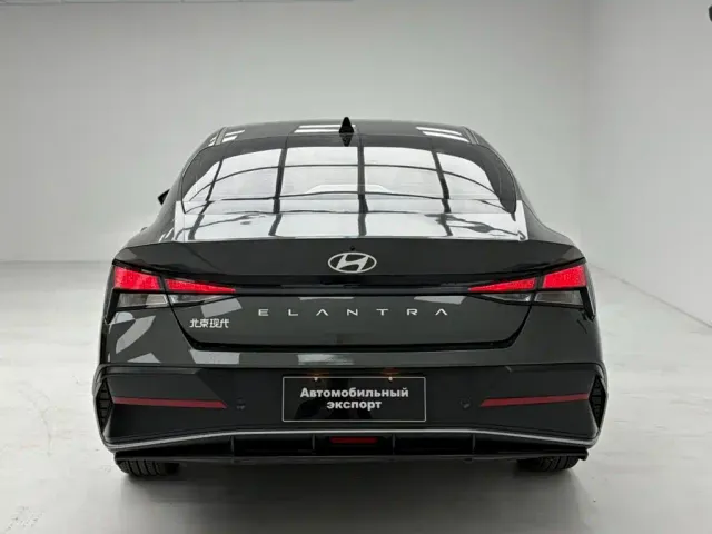 Hyundai Elantra — Фото автомобиля 11