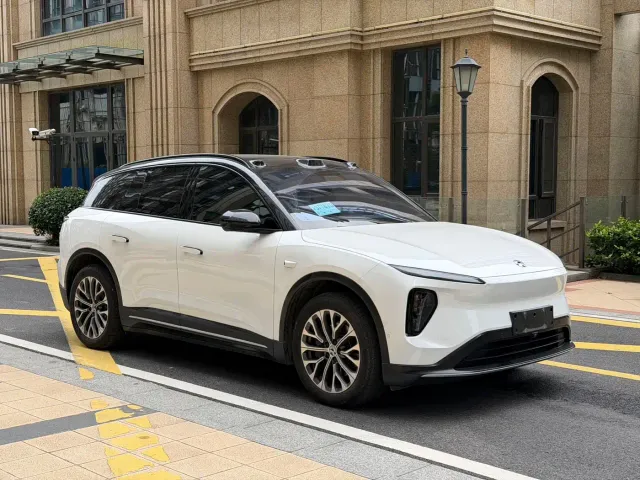 Nio ES6 — Фото автомобиля 2