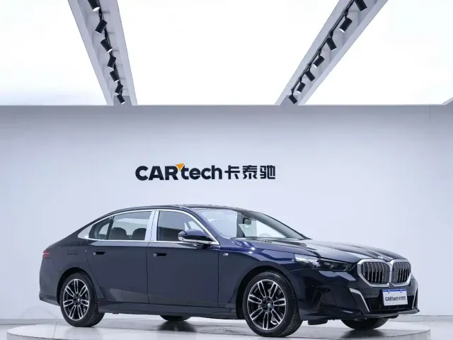 BMW 5 Series — Фото автомобиля 4