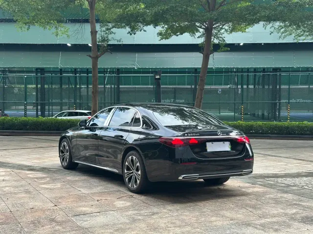 Mercedes-Benz E-Class — Фото автомобиля 15