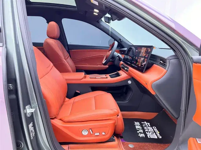 Hongqi HS6 PHEV — Фото автомобиля 18
