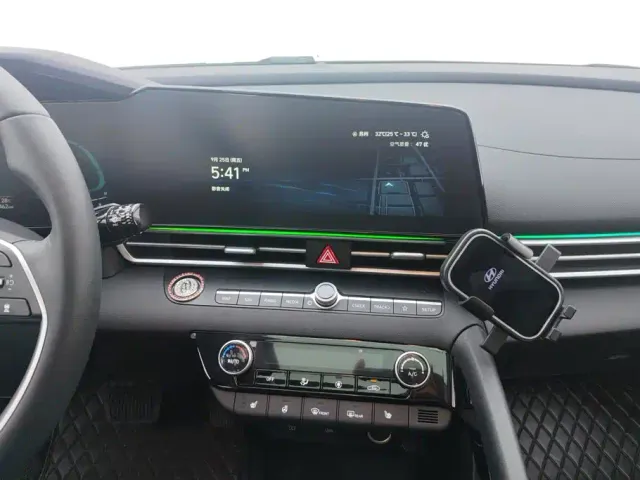 Hyundai Elantra — Фото автомобиля 13