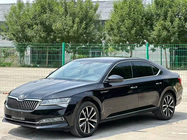 Фотография автомобиля — Skoda Superb