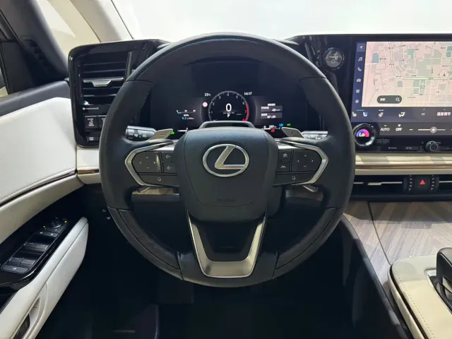 Lexus LM — Фото автомобиля 17