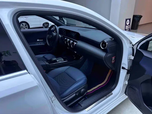 Mercedes-Benz A-Class — Фото автомобиля 11
