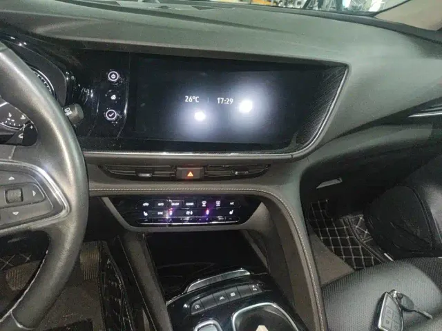 Buick Envision Plus — Фото автомобиля 5