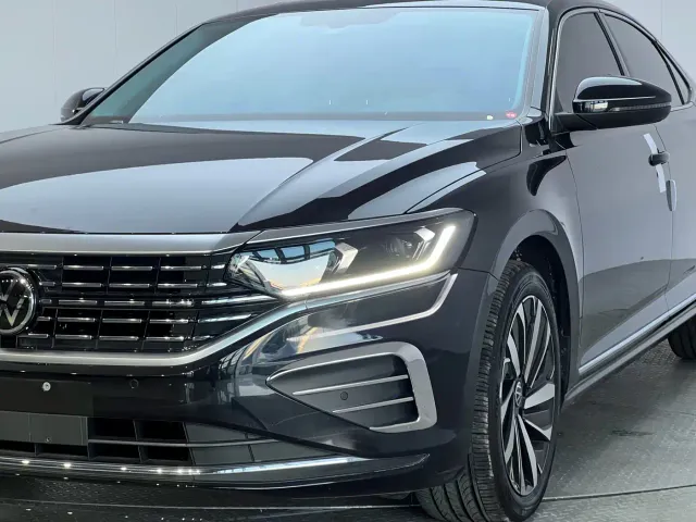 Volkswagen Passat — Фото автомобиля 4