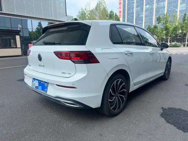 Volkswagen Golf — Фото автомобиля 14