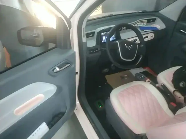Wuling Hongguang Mini EV — Фото автомобиля 15