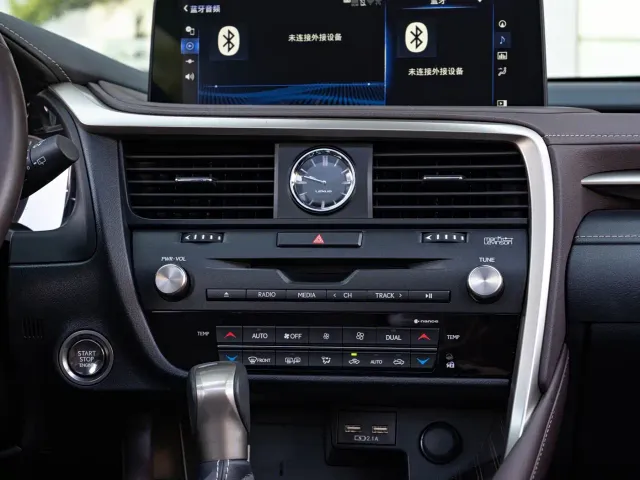 Lexus RX — Фото автомобиля 17