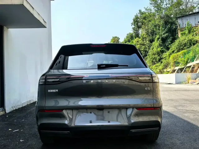 Geely Galaxy E5 — Фото автомобиля 14