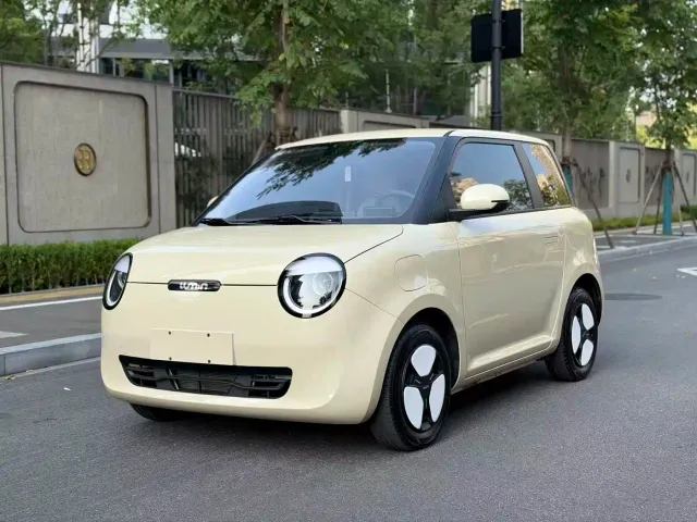 Фотография автомобиля — Changan Lumin