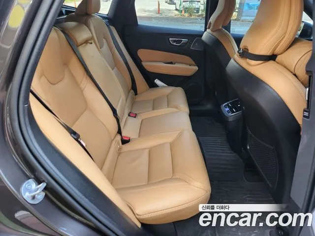 Вольво XC60 — Фото автомобиля 17